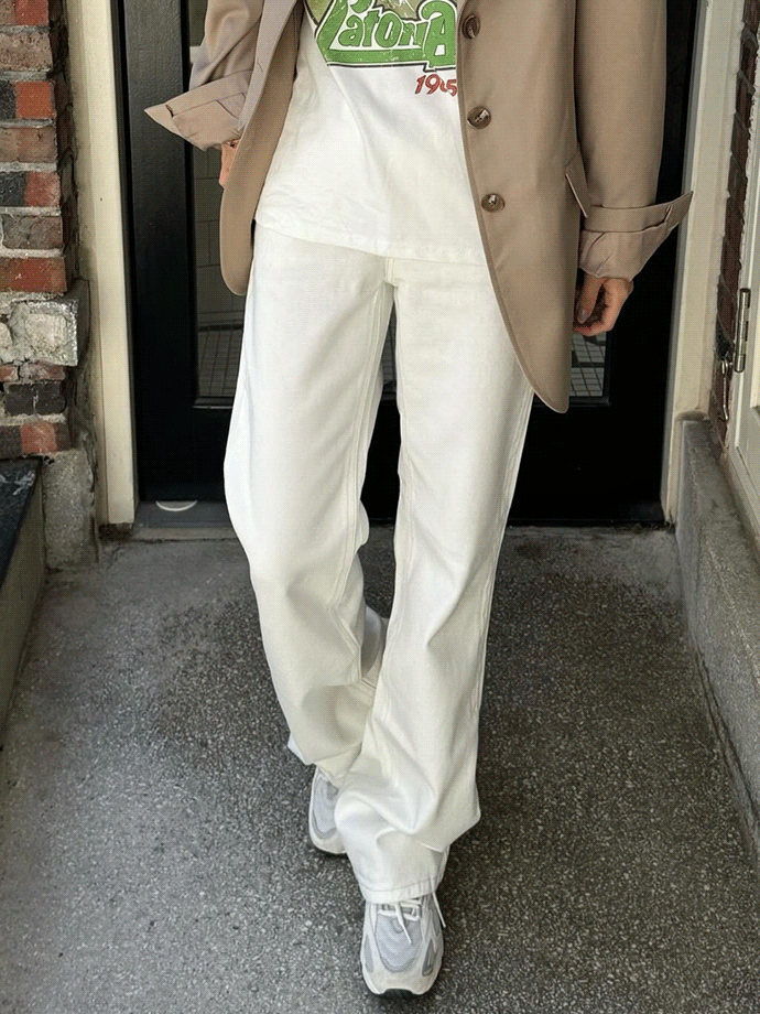 [Select] Wide Bootcut White Jeans
